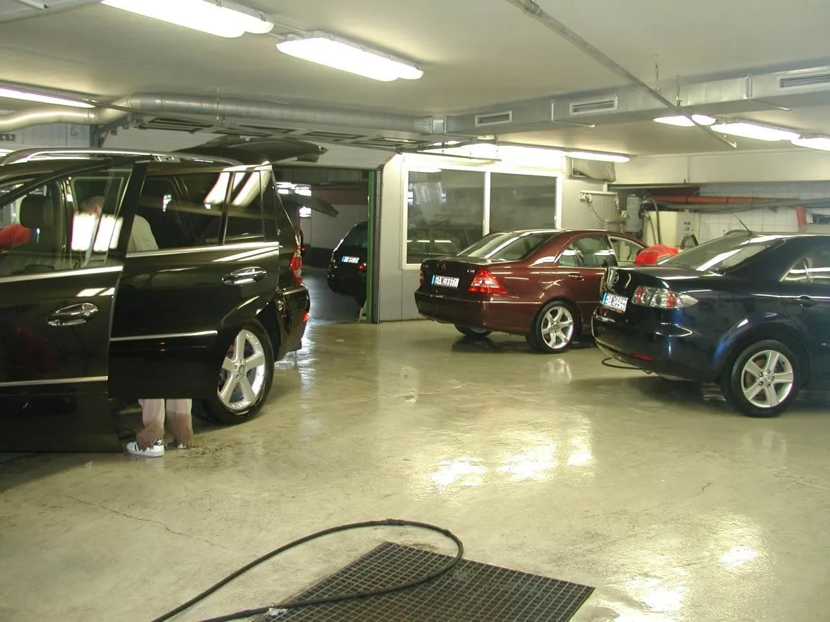 4 obrázok firmy CAR WASH CITY GROUP AUTOUMYVÁREŇ VIVO SHOPPING CENTER BRATISLAVA